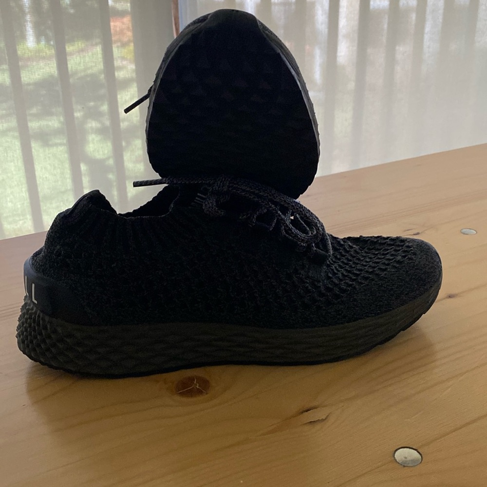 NOBULL RUNNER MENS SIZE 9.5 OTU